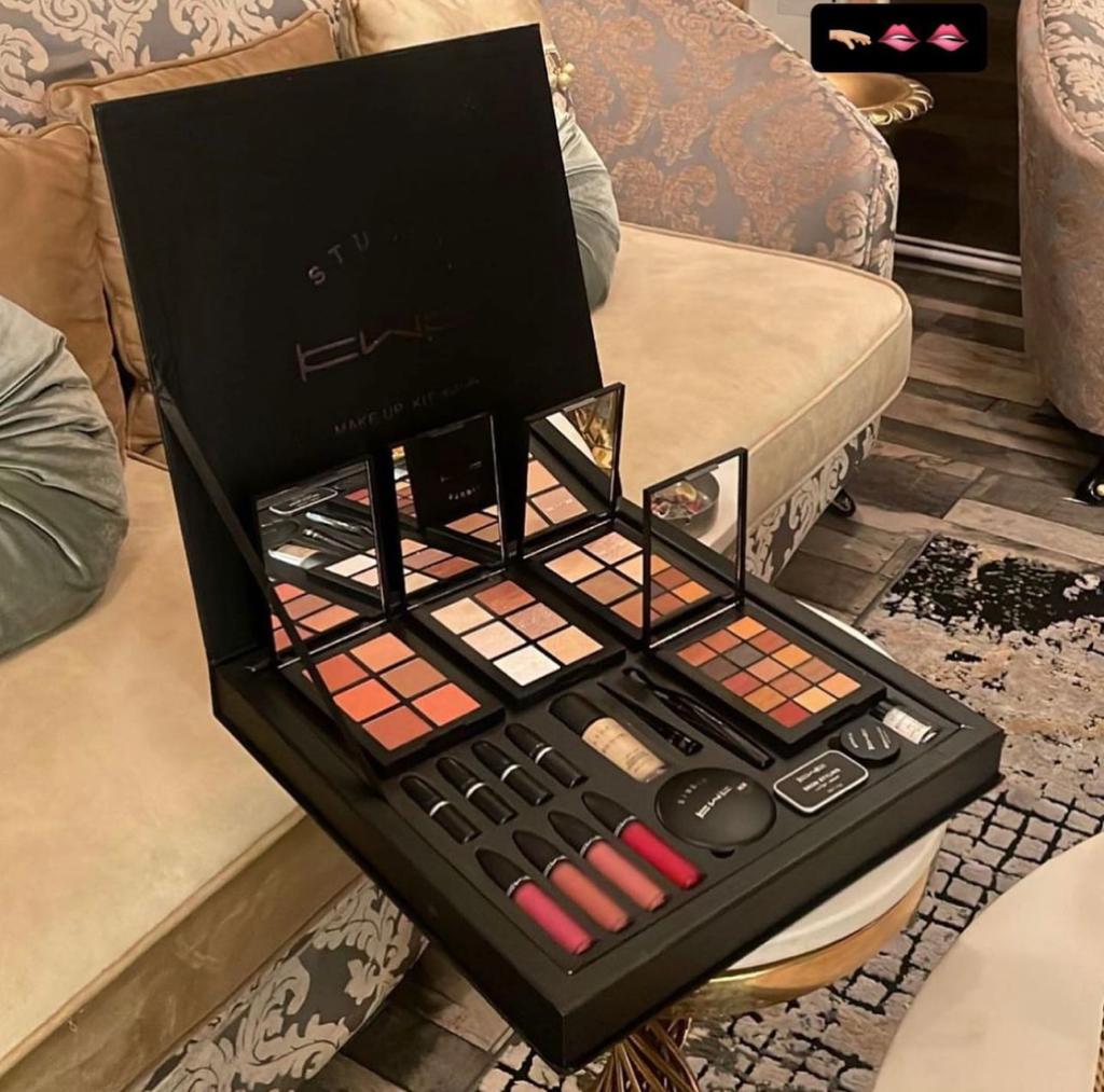 MAKEUP KITT