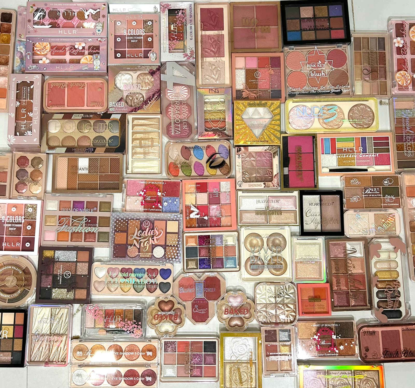 ANY 1 EYESHADOW